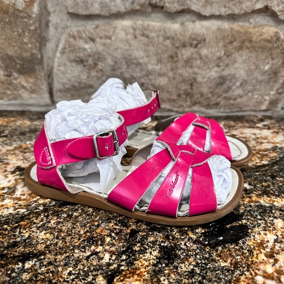 Girls Saltwater size 11 pink sandals. GUC - Picture 2 of 5
